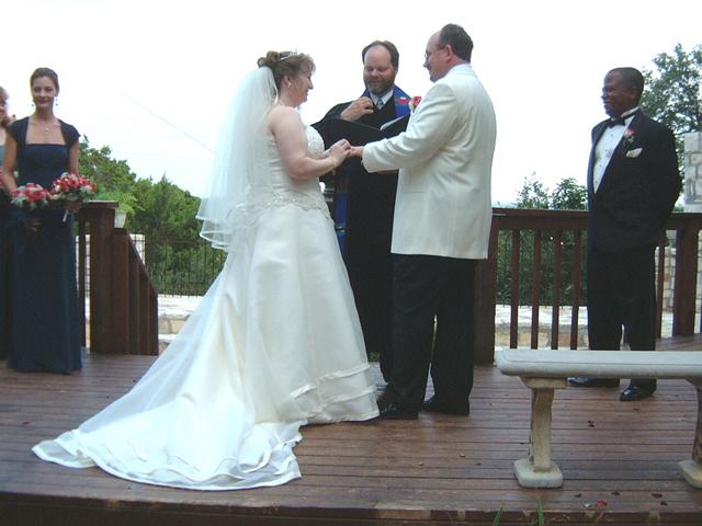 2003/10(Oct)/03(Urbik-Wedding)/640x480_2003-10-05 18-18-14.JPG